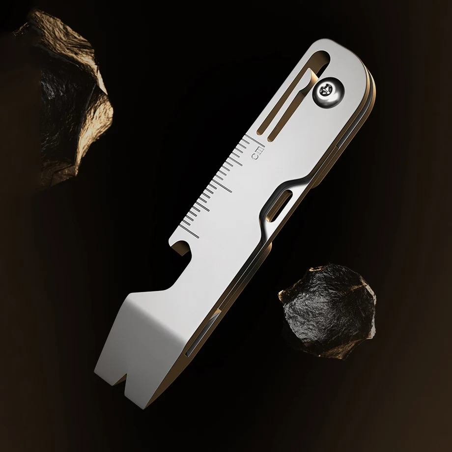 Multitool Credit Card - Multifunctional titanium alloy gadget: keychain folding